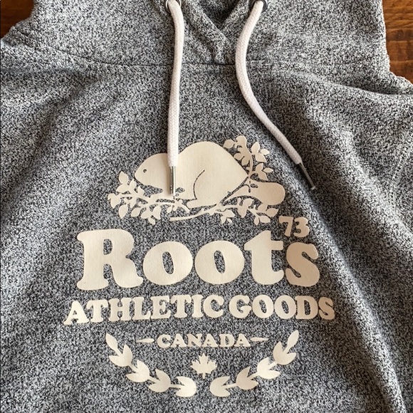 Classic Roots Hoodie 🇨🇦 - Picture 2 of 4